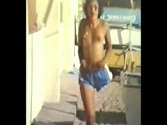 Amputee washed her pussy before it gets eaten
